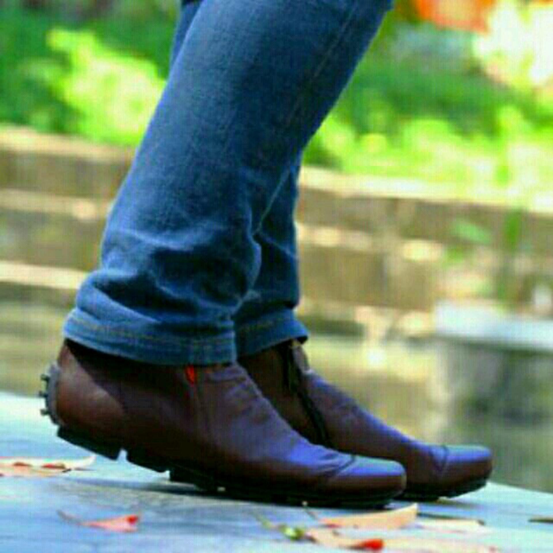 Sepatu Casual Sneakers Kickers Zipper Boots Murah