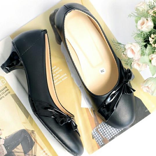 Sepatu Kerja Pantofel Wanita Heels - Black