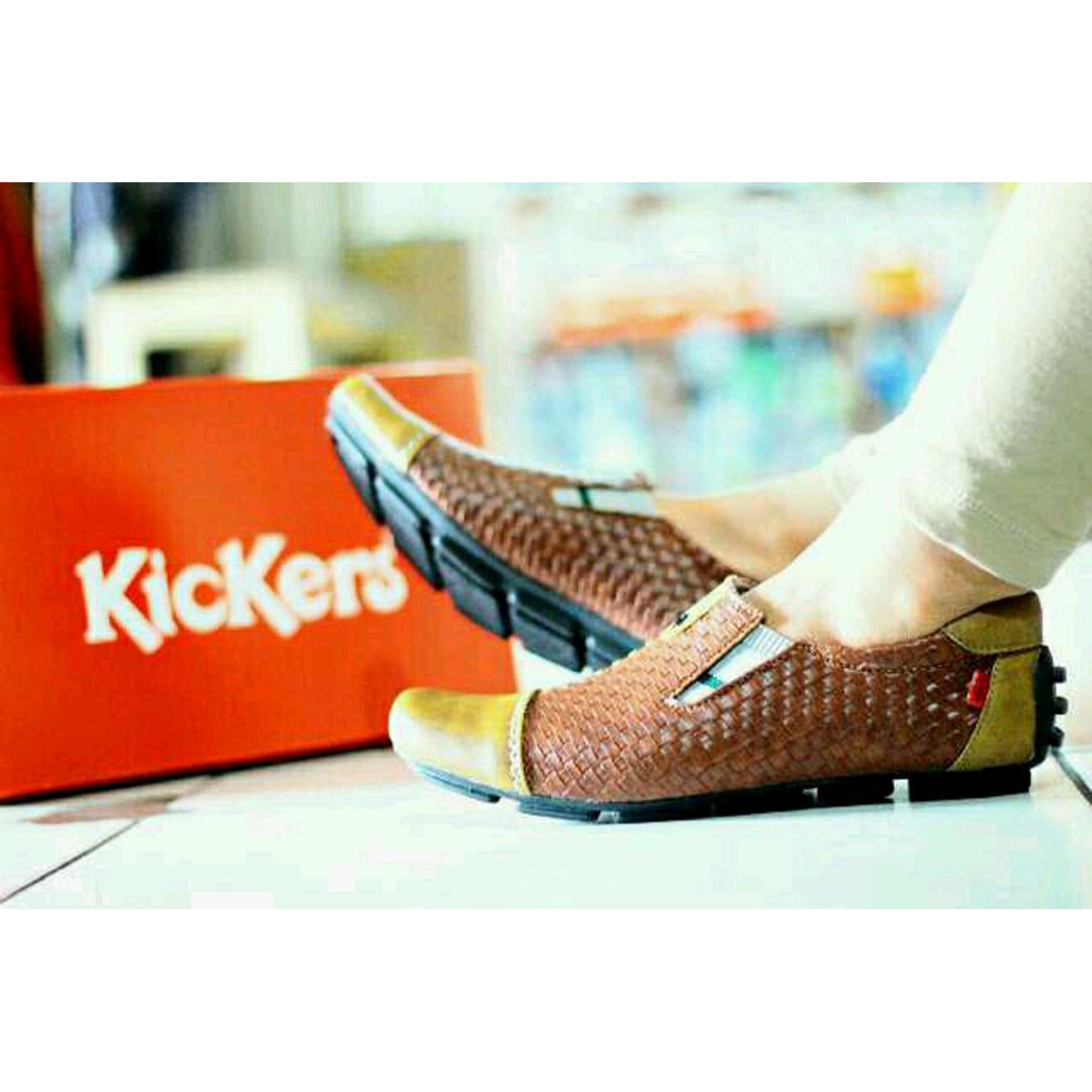 Sepatu Pria Casual Slip On Kickers