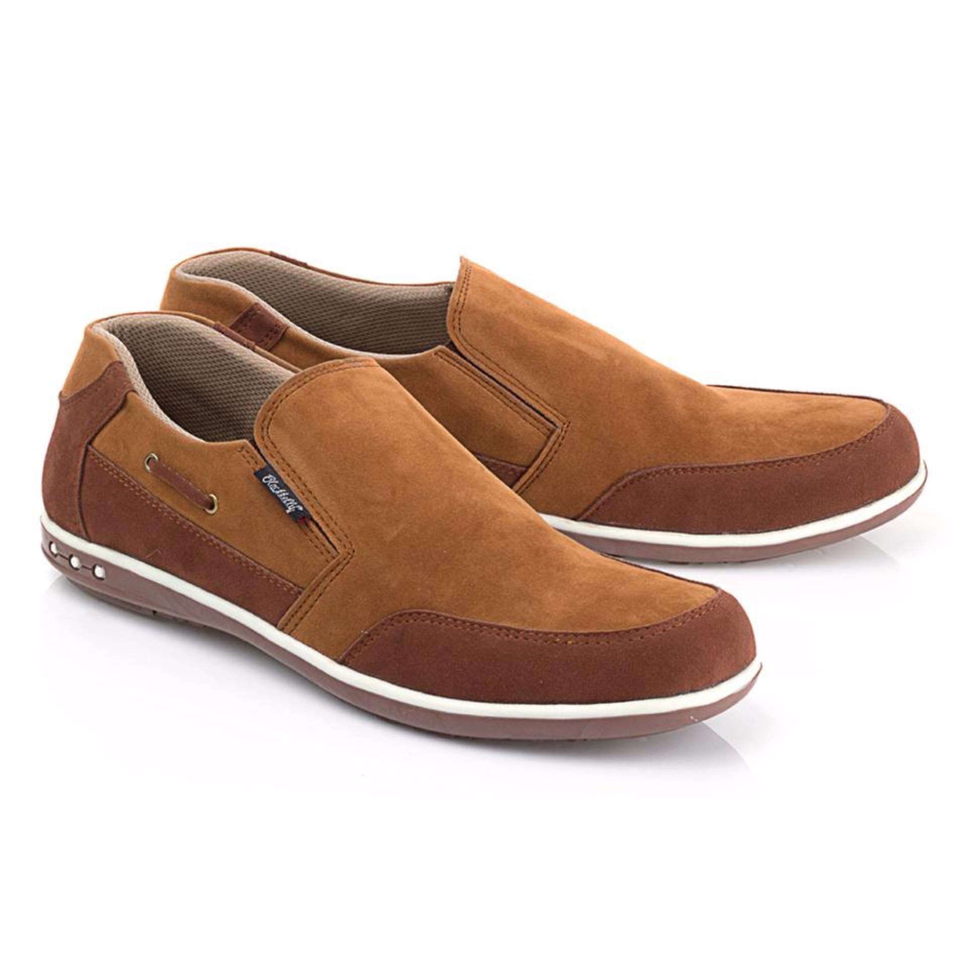 Sepatu Slip-On Kets Sneakers Casual Pria Warna Coklat Blackkely - LFS 668