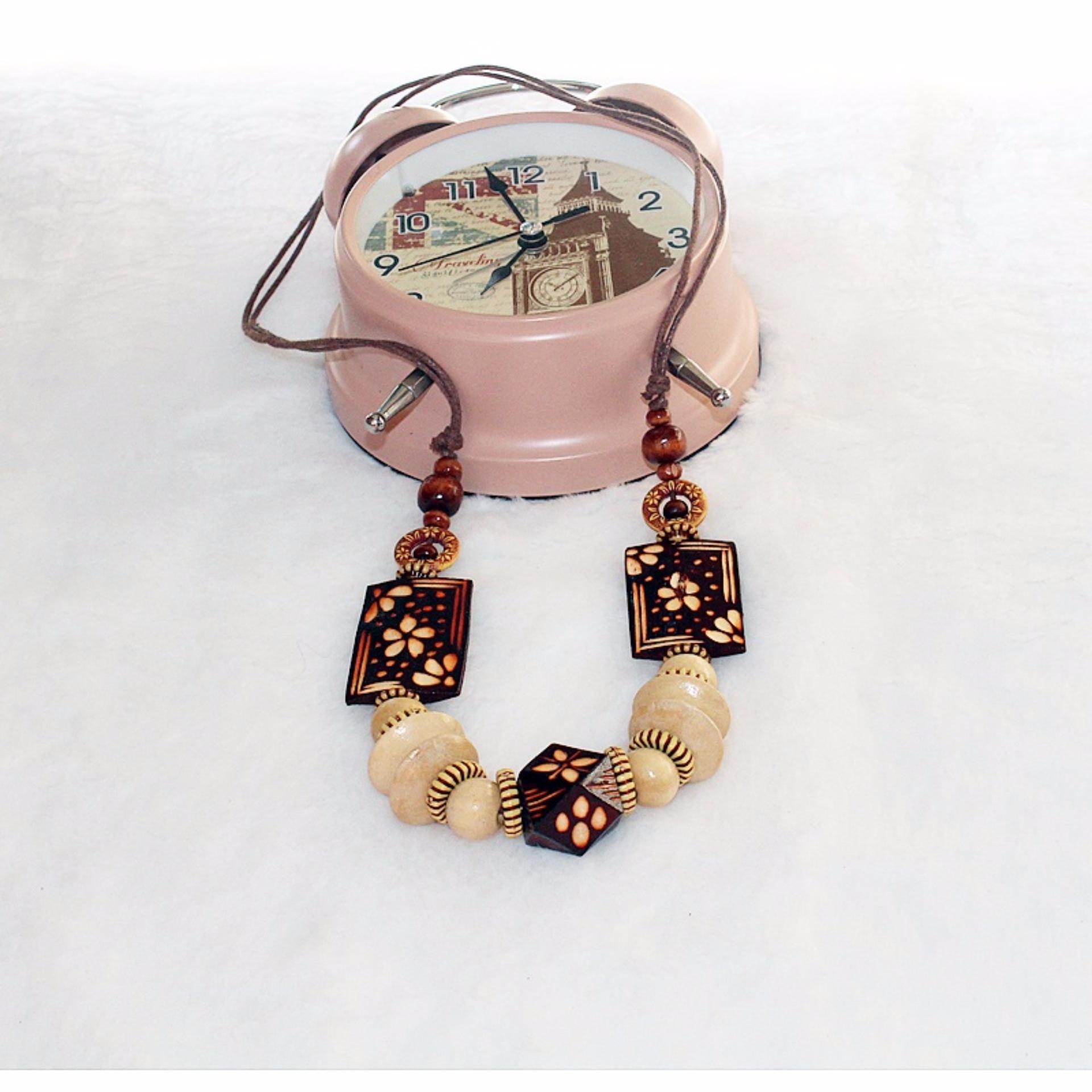 TERMURAH .Gratis ONGKIR. Kalung Bahan Kayu Asli dari Perajin Jogja.Warna Etnik Kayu