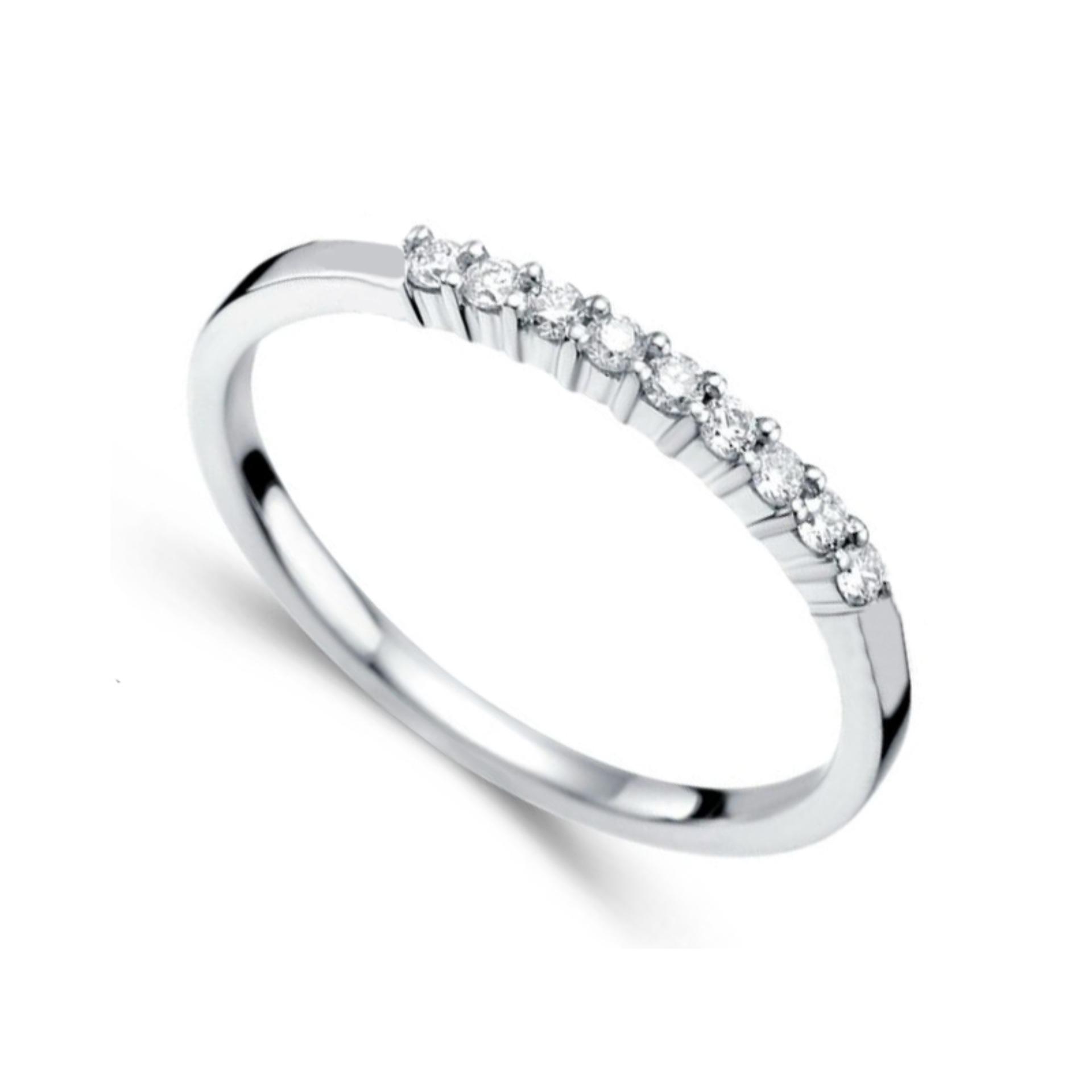 Tiaria 18K Serenity Princess 9 Diamond Ring Perhiasan Cincin Tunangan