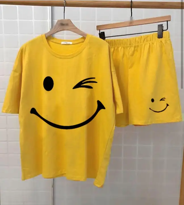 Rucirametta 2in1 Set Emoji Setelan Baju Dan Celana Wanita Stelan
Pakaian Trendy St Fashion Cod Pendek Cewek Smile Dudu Wink Wini Murah
Bagus Senyum Emoticon St Baju Tidur Perempuan 019