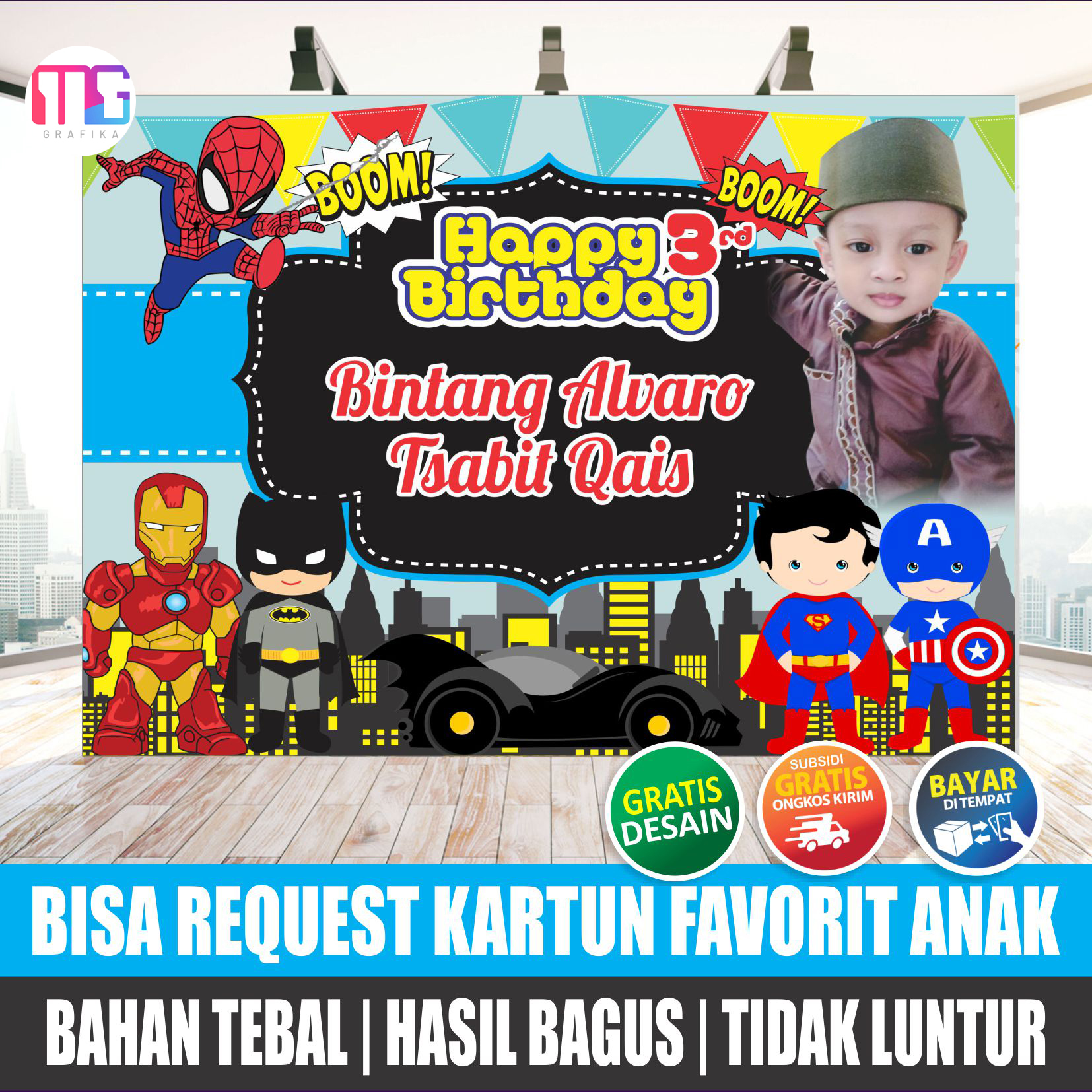 Với Banner Spanduk Ulang Tahun Superhero Anak, các bé sẽ được trở thành những siêu anh hùng trong ngày sinh nhật của mình. Với hình ảnh các nhân vật yêu thích trong truyện tranh, banner sẽ trở thành điểm nhấn thu hút sự chú ý của mọi người. 