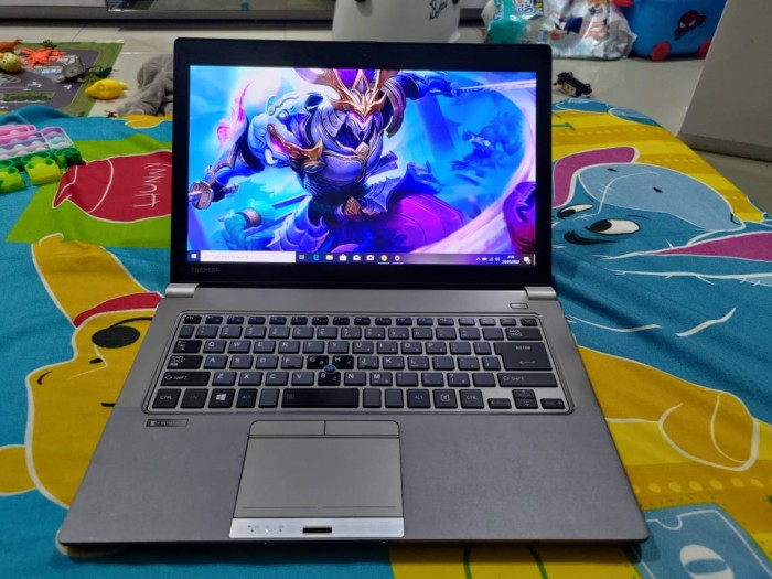 Laptop Murah Toshiba Portege Core i5 5300u SSD 256GB RAM 8GB Layar