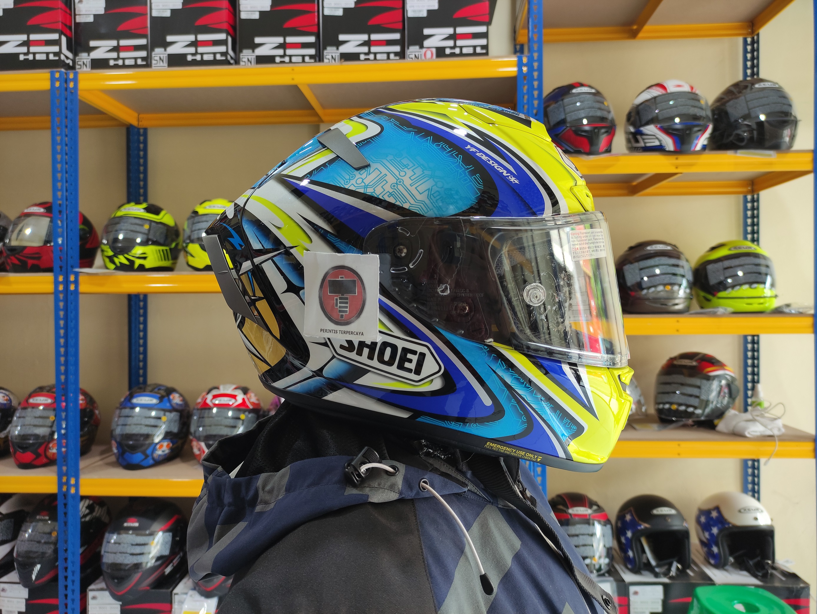 helm full face shoei harga