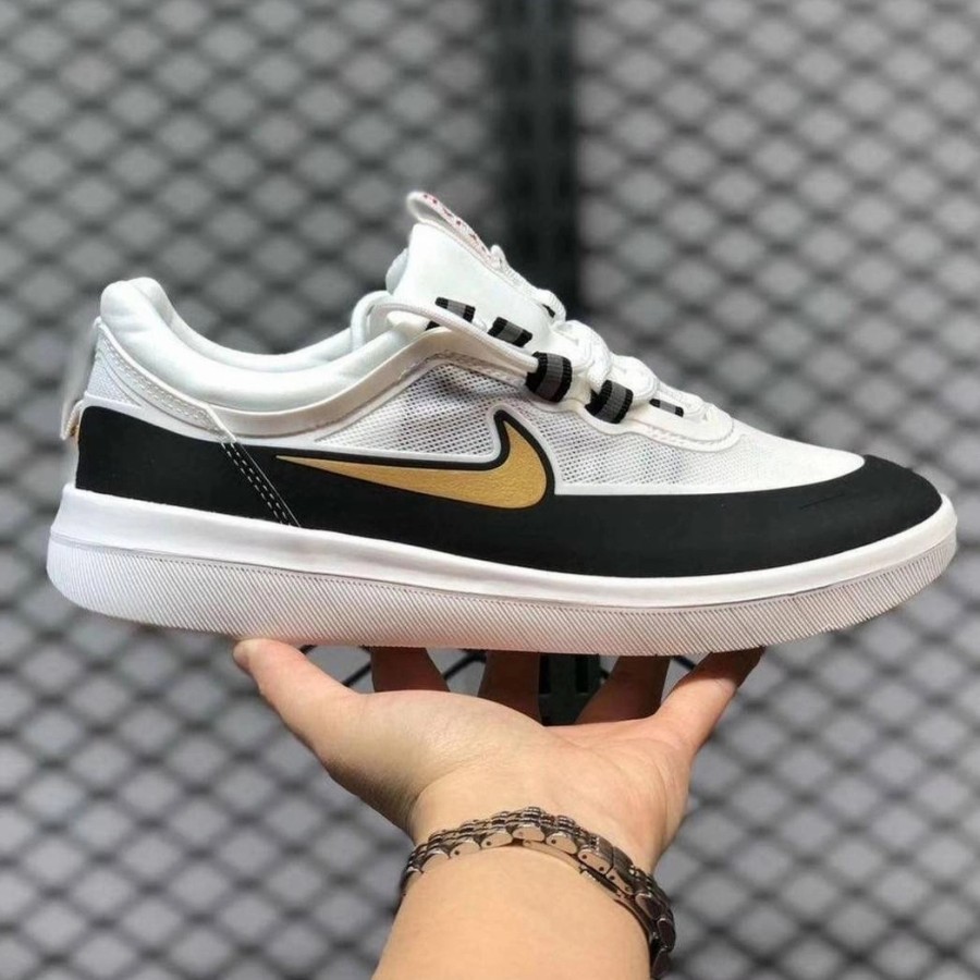 nike nyjah black