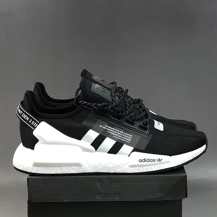 sepatu adidas nmd r1