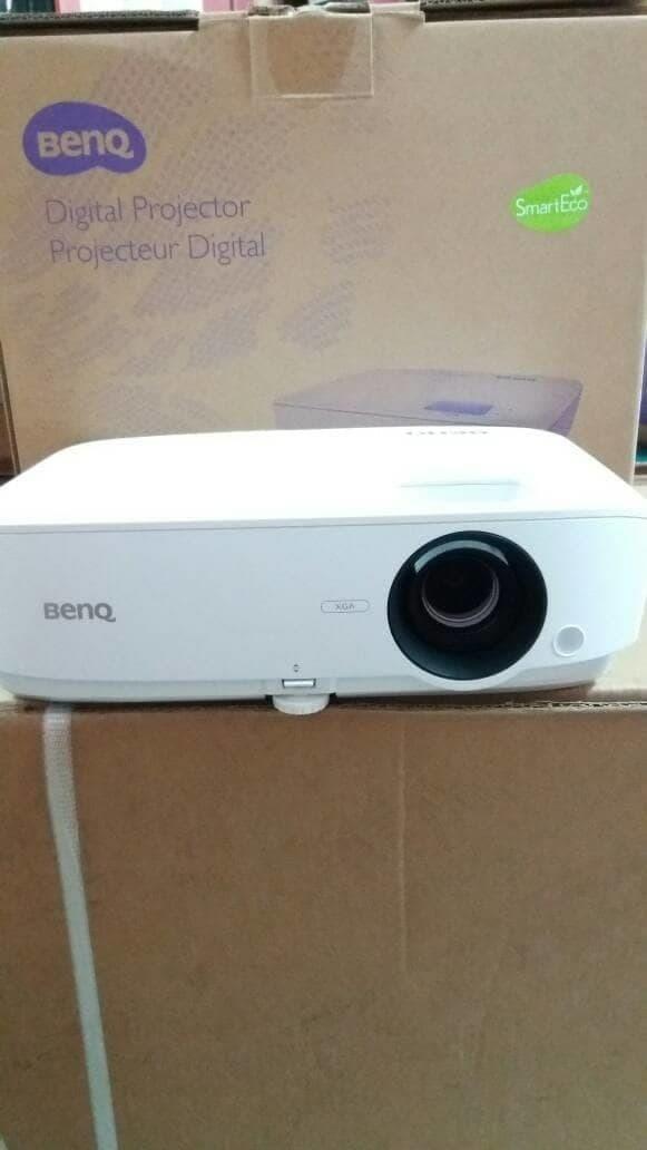 lcd proyektor led projector benq mx-532 ( 3300 ansi limen )