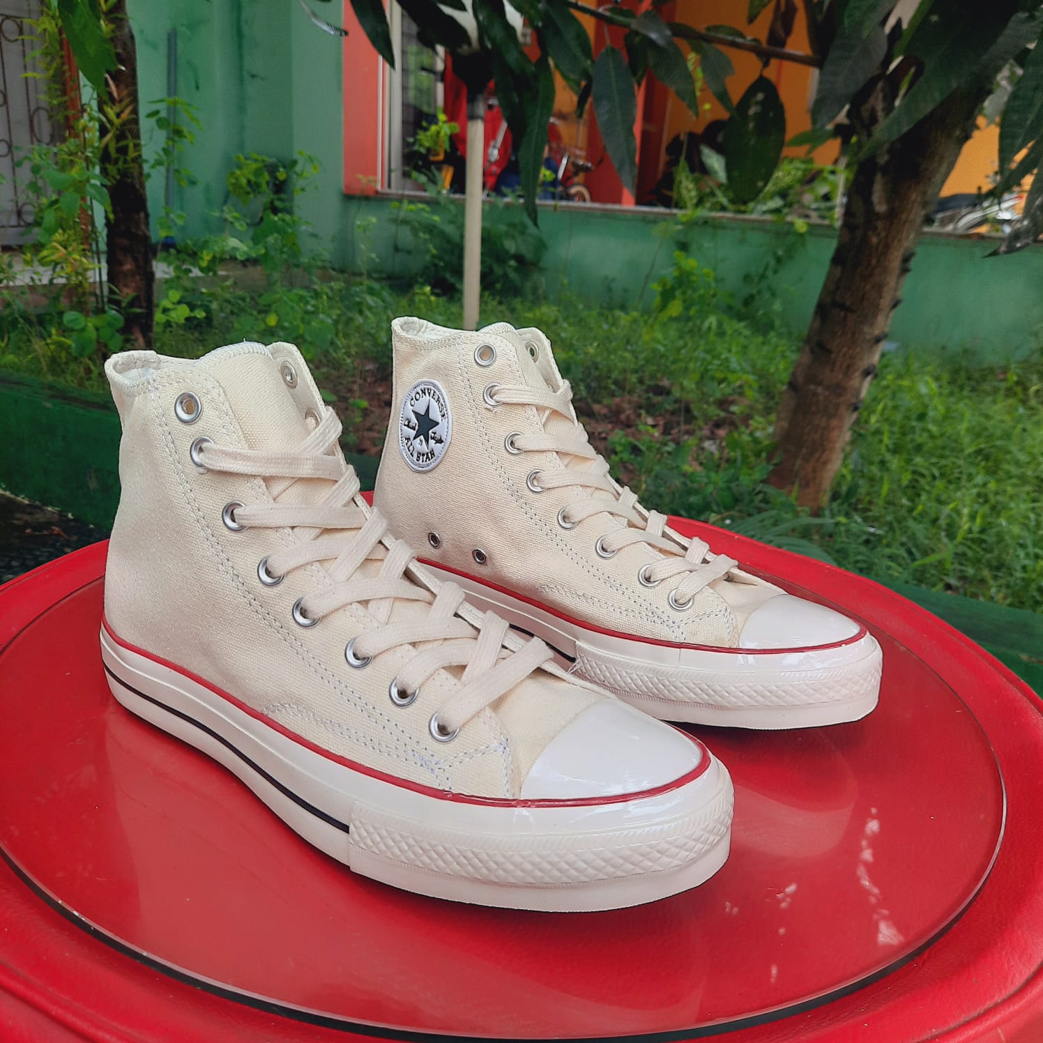 converse cream white