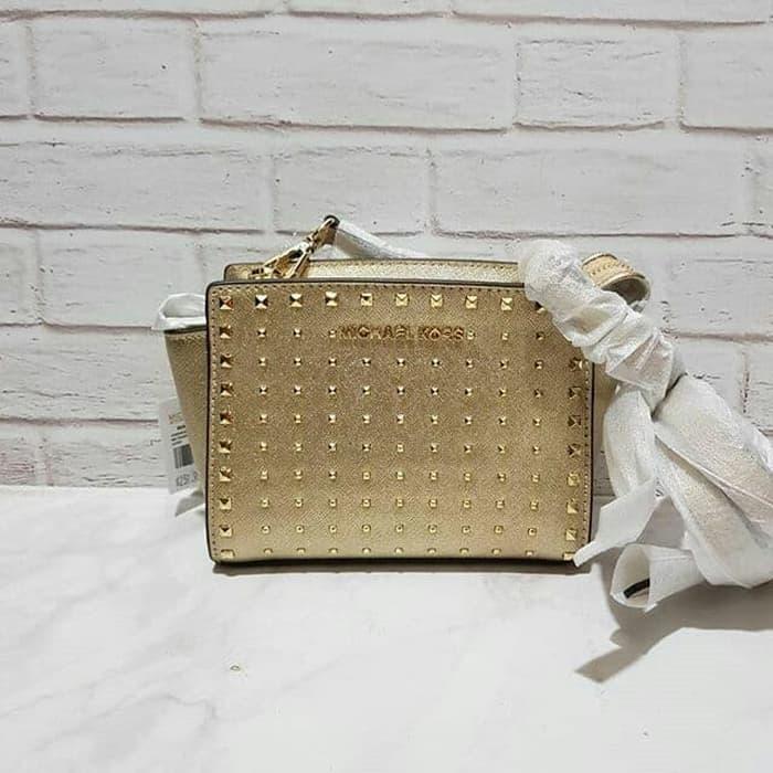 Tas Michael Kors original - Mk selma mini messenger studded gold vc