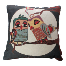 Sarung bantal bergambar kartun burung hantu