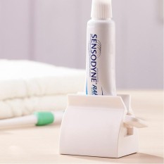 Dsstyles Penggulung Tabung Squeezer Plastik Kreatif Kursi Penahan untuk Toothpaste Pembersih Wajah Toothpaste Tabung Squeezer Putih Putih