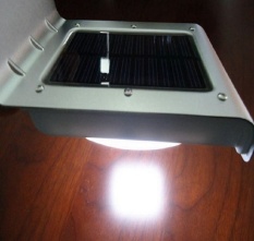 Lampu Outdoor Dinding Tembok 16 Led Solar Power Tenaga Surya - Putih cocok untuk Halaman pekarangan Kebun taman Lorong Rumah Ruko Rukan Kantor Toko Mall Lobby Hotel Sekolah Kampus Villa Vila Townhouse Cluster dll