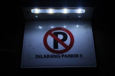 Lampu Rambu Dilarang Parkir 4 Led Solar Power Tenaga Surya Matahari Solar Cell Power Powered Lamp Cocok Untuk Di Parkiran Rumah Ruko Rukan Kantor Town House Vila Villa Apartemen Dll