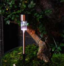 Lampu Tancap 1 LED Tenaga Surya Solar Power cocok untuk Parkiran Halaman Taman Kebun Pekarangan Rumah Ruko Rukan Kantor Toko Mall Lobby Hotel Townhouse Vila Villa Kampus sekolahan Kost Tempat tinggal Minimarket konter hp SPBU Pom Bensin 24 jam dll