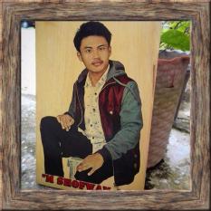Lukisan Kayu (BAYAR DITEMPAT/COD) Custom Foto Dan Tulisan Kado Hadiah Ulang Tahun Dan Wisuda Unik Keren Foto 20x30 cm (WARNA)