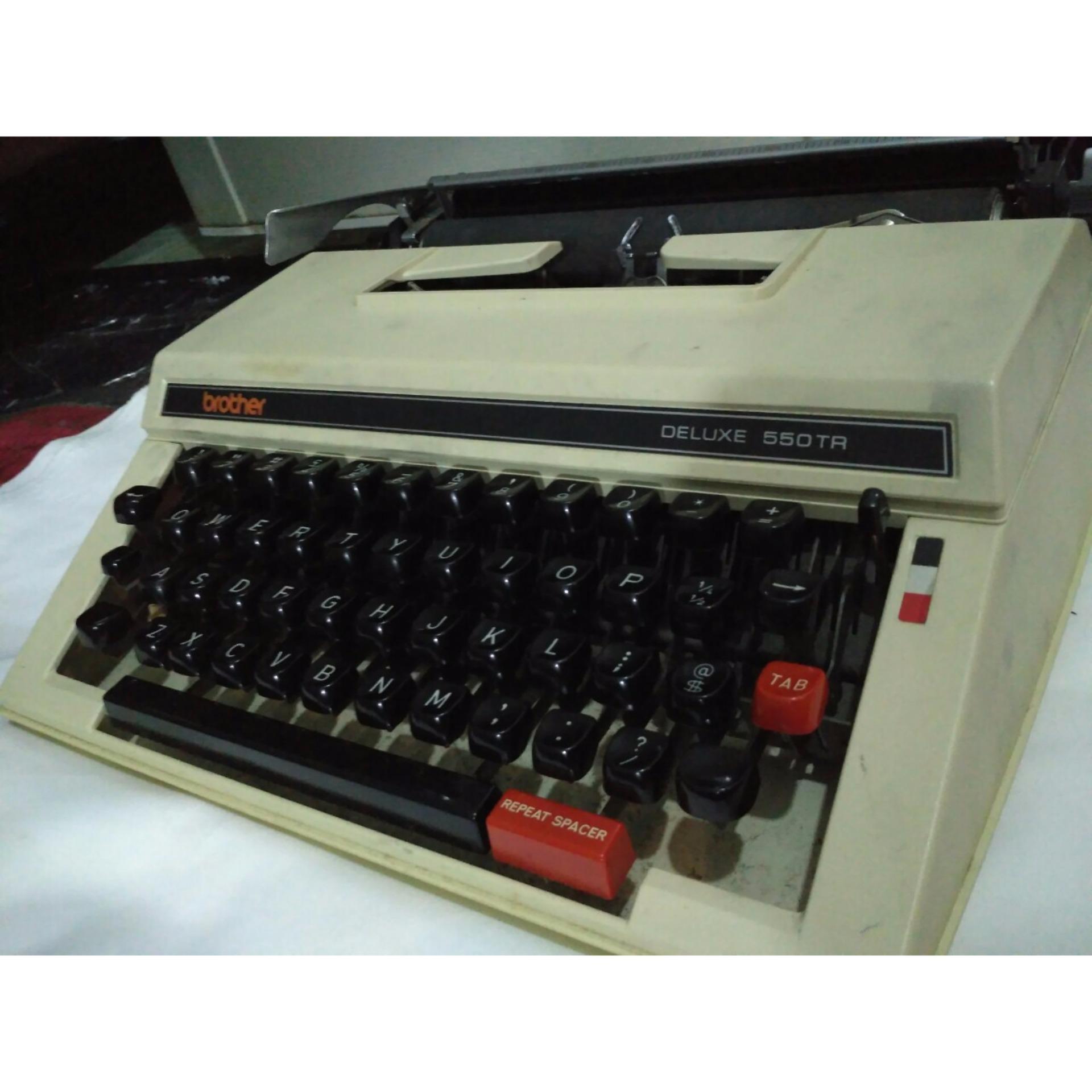 Mesin Tik Manual Deluxe Mesin Tik Manual Deluxe