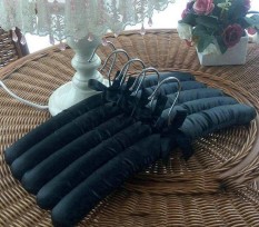 Qimiao Sutra Kain Pakaian Hanger Spons Tidak Ada Bekas Gantungan Hitam 5-Internasional