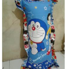 Sarung bantal cinta Fauzan motif doraemon