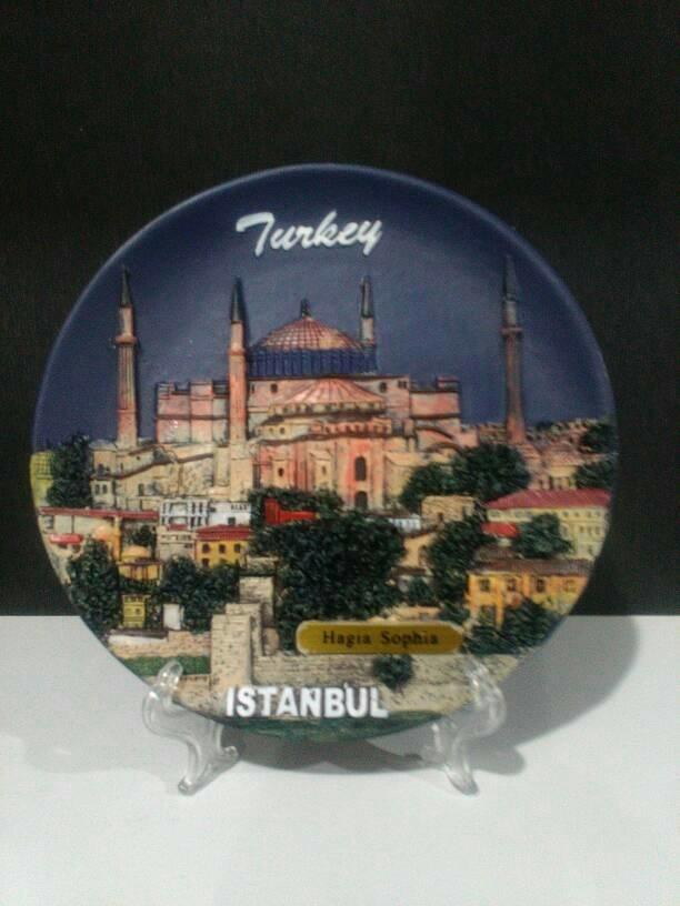 Souvenir piring Hagia Sophia Istanbul dari negara Turkey