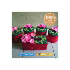 Toples Set Hias Flanel motif bunga merah hijau
