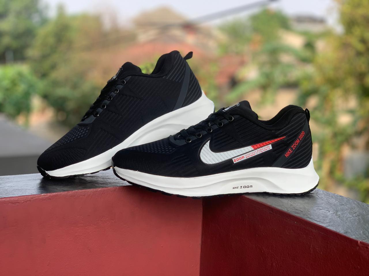 sepatu sport nike air max