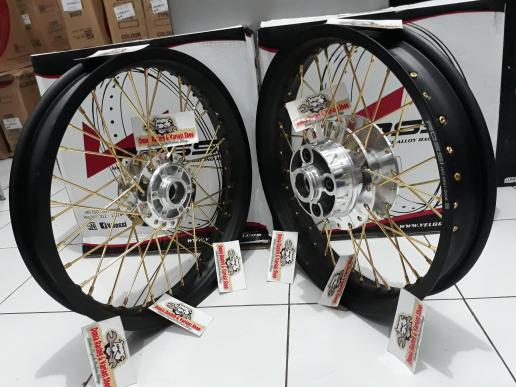 Velg Sepaket Tiger Revo Rossi Lebar 250-300 Ring 17 Tromol Jarijari