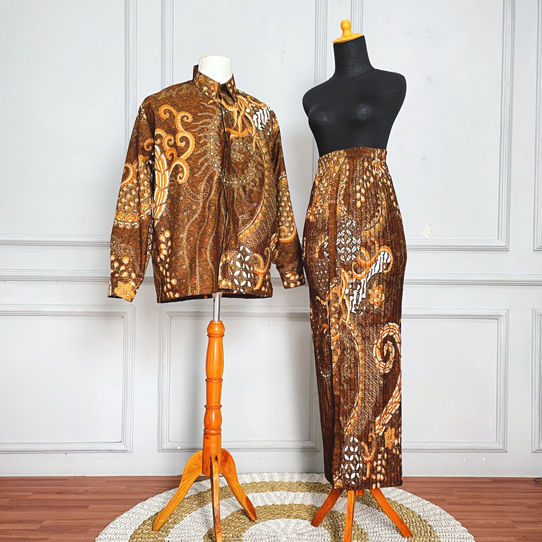 Emran Batik Couple Rok Plisket Erina Rok Plisket Dan Kemeja Batik Pria Lengan Panjang 8109