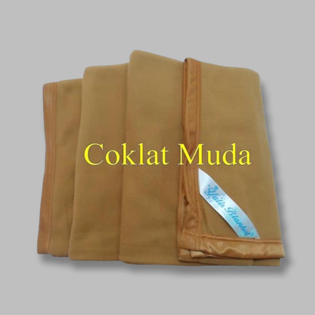 Selimut Polos Merk Yatis Warna Coklat Muda | Lazada Indonesia