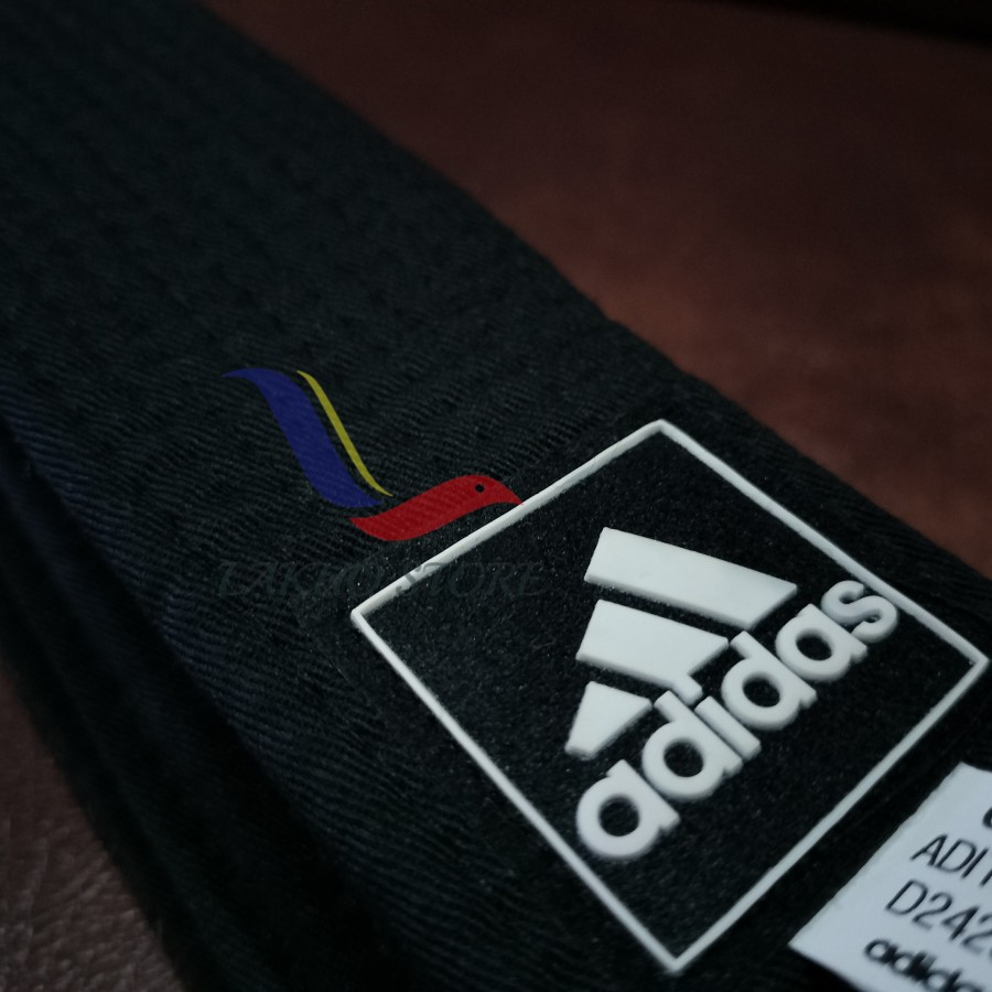 Sabuk hitam shop taekwondo adidas