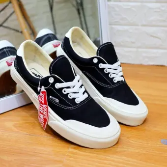 vans authentic half moon