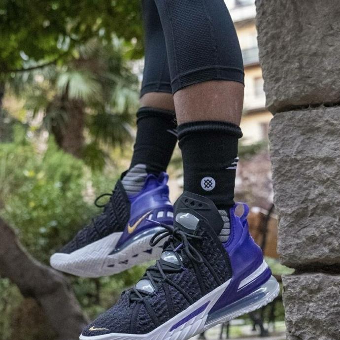 lebron laker sneakers