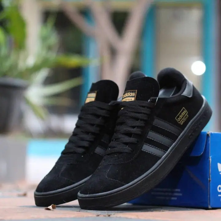 sepatu adidas full black