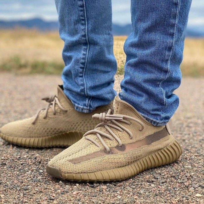 Jual Adidas Yeezy Boost 350 V2 Original Terbaru - May 2022 | Lazada