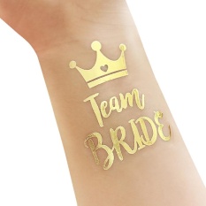 Bride & Groom Temporary Tattoo Metallic GOLD Huruf Transfer Tato untuk Dekorasi Pesta Pernikahan Tergantung dengan Tempat dan Masing-masing Toko Yang Menjualnya. Semoga Bermanfaat dan Terima Kasih Kategori Props Ukuran: T12-Intl