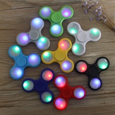 Fidget Spinner LED Light Hand Toys Tri-Spinner EDC Ball Focus Game Lampu LED Random Color