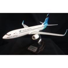Miniatur Pesawat B737-800NG GARUDA
