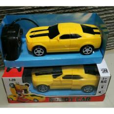 Random House Mainan Mobil RC Transformer Skala 1:20 Mobil Remot Control Jadi Robot Bumble, Kuning