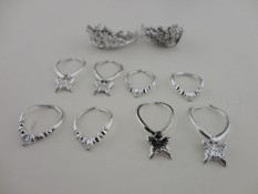 Sunnyshopa Kelompok 12 Pieces Perhiasan Di Perak Plastik 8 Kalung dan 4 Mahkota Terbuat untuk Sesuai Barbie boneka