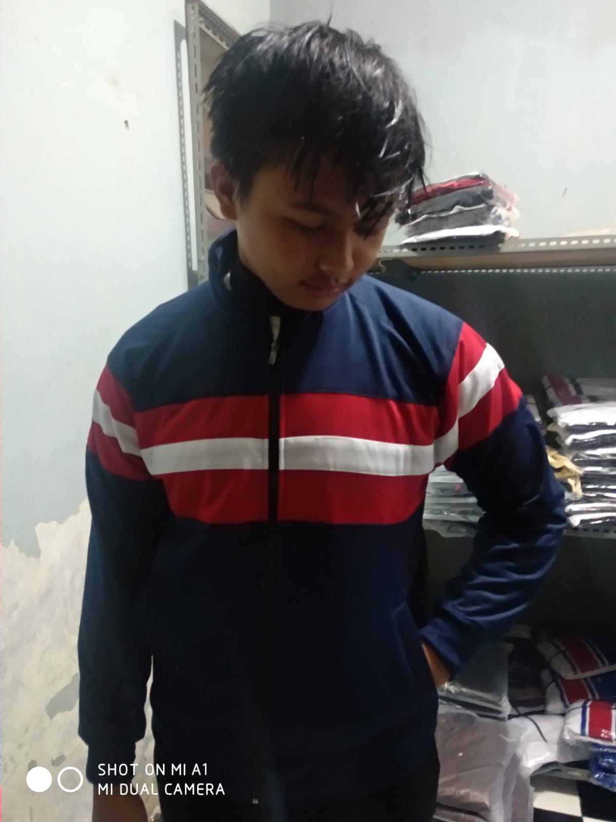 Tracktop merah hotsell