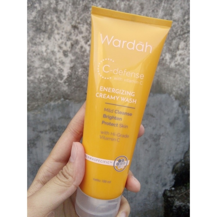 Wardah C-Defense Energizing Creamy Wash 100ml / Cleanser Kulit Cantik Terawat / Produk Kesehatan Kecantikan / Perawatan Kulit / Pembersih Wajah NZ64070