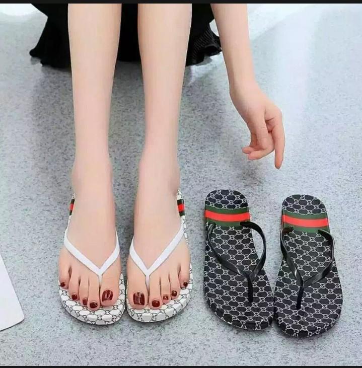 H_S - Sandal Slipper Flipper / Sandal Gucci