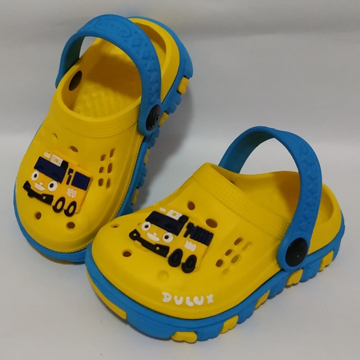 new born crocs