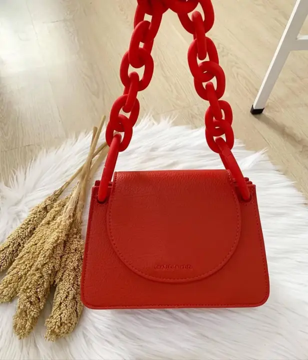chain link shoulder bag