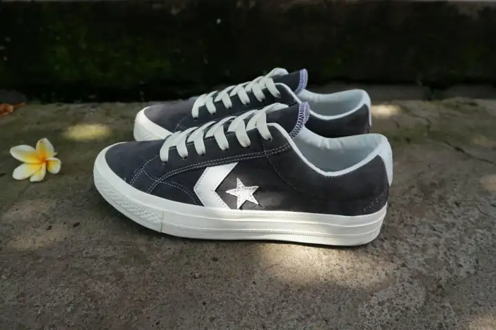 sepatu one star
