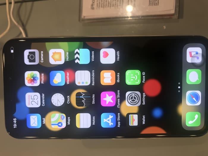 PROMOO iphone X 64gb silver garansi ibox 1tahun