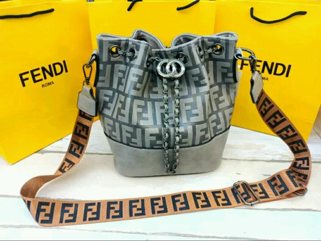 HARGA DISKON.!!! tas wanita FENDI serut grey import,,disean korean