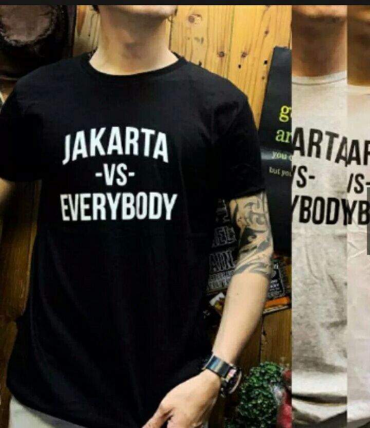 T SHIRT WEEKEND OFFENDER /JAKARTA VS/ KAOS WEEKEND OFFENDER HITAM PRIA WANITA