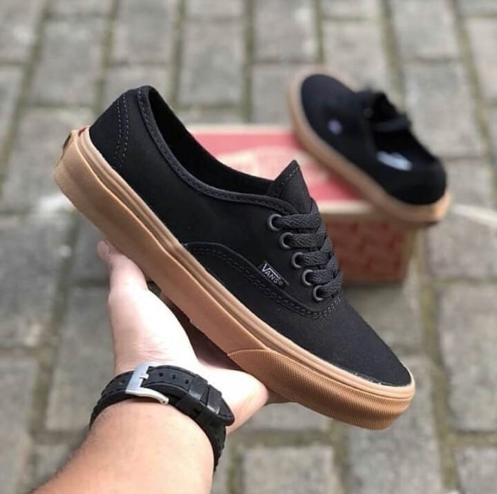 sepatu vans black gum original